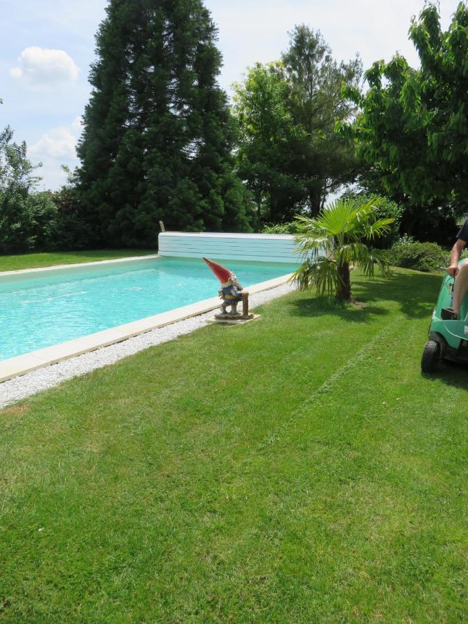 Chez Pierre Et Caroline Bed & Breakfast Les Herbiers Exterior photo